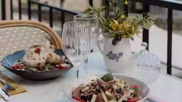 Restaurant De La Place - restaurant VENACO - bien manger VENACO